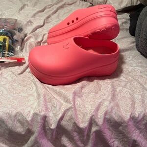 Adidas Women’s Bright Pink Slippers